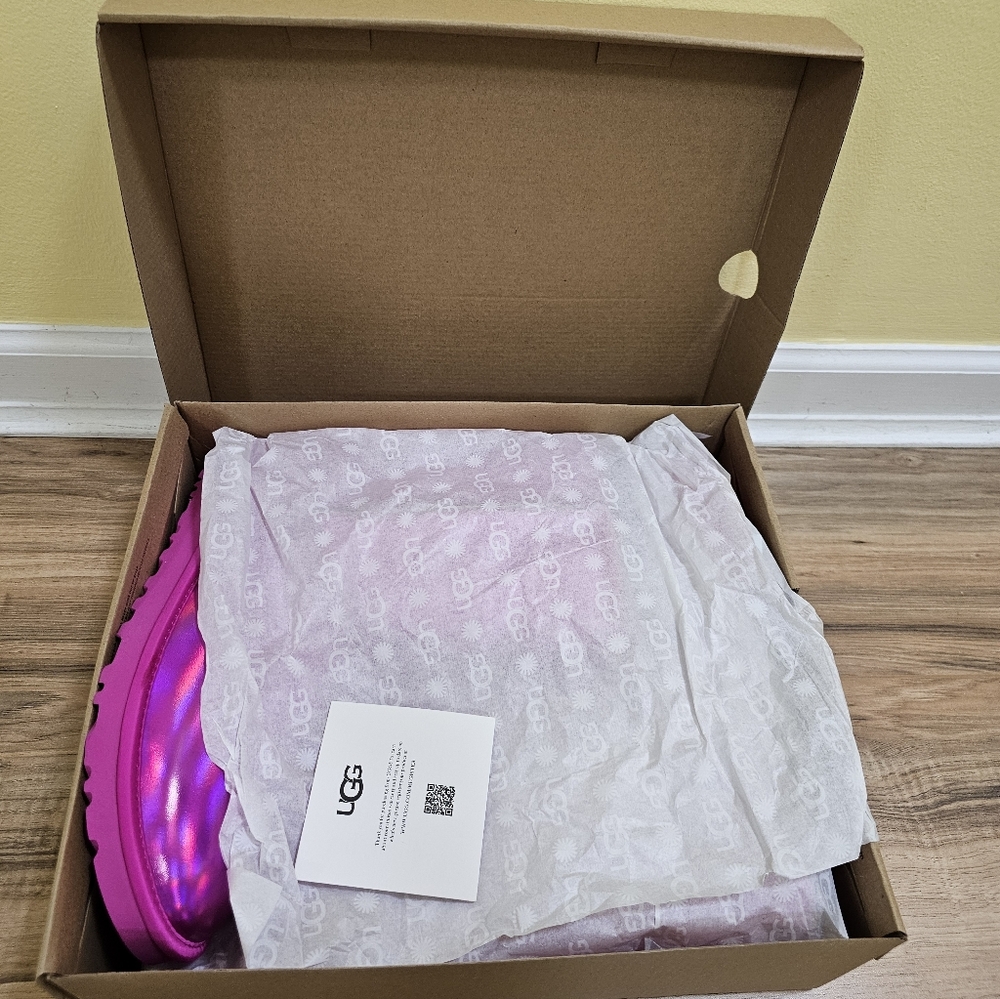 UGG Classic Short Iridescent Boots - Picture 13 of 13